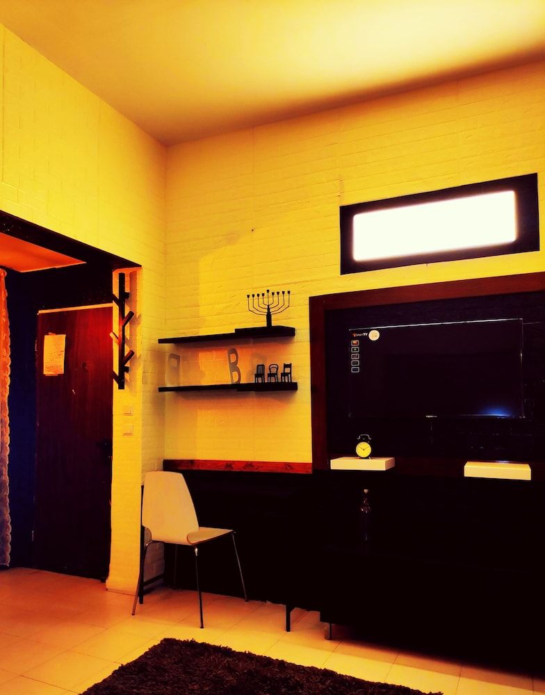 Carmel Market Apartments Design Studio 7