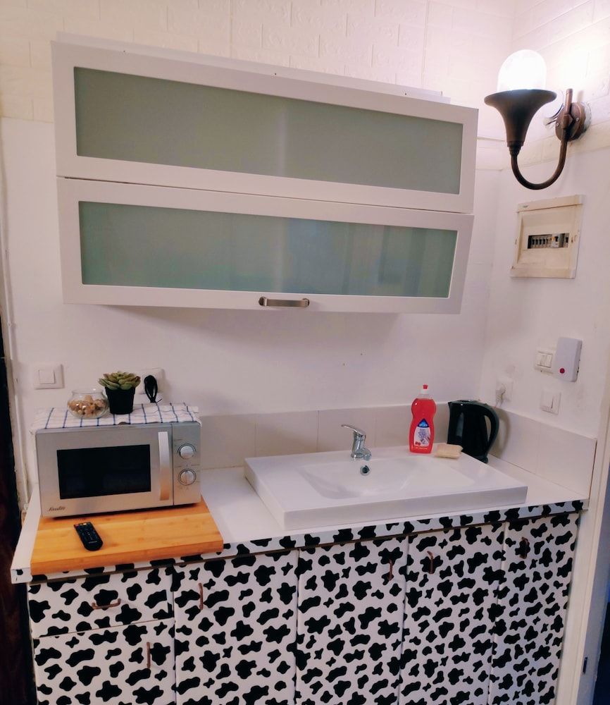 Carmel Market Apartments Double or Twin Room, 1 Bedroom 7