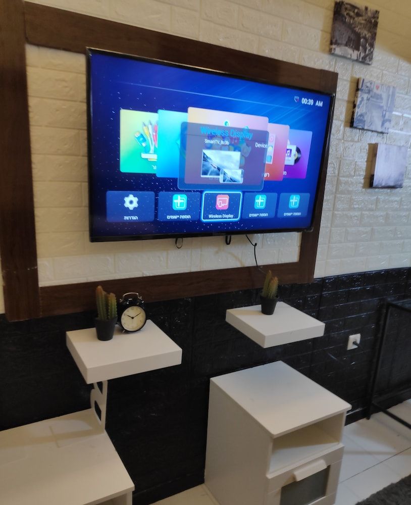 Carmel Market Apartments Design Studio Suite 4