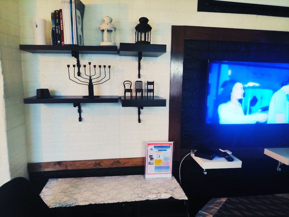 Carmel Market Apartments Design Studio 25