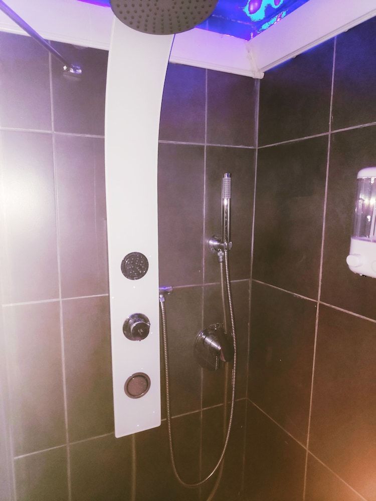 Carmel Market Apartments Design Studio 35