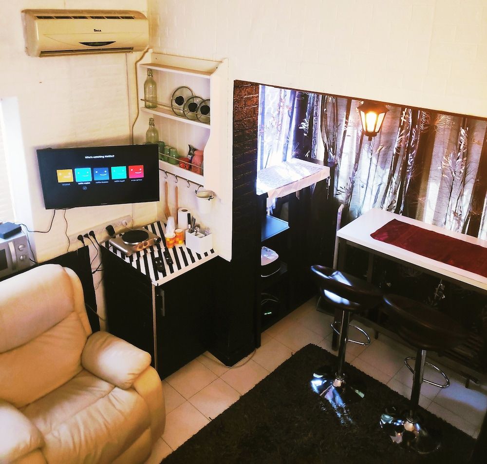 Carmel Market Apartments Design Studio 28