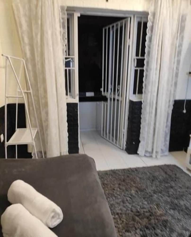 Carmel Market Apartments Design Studio Suite 15