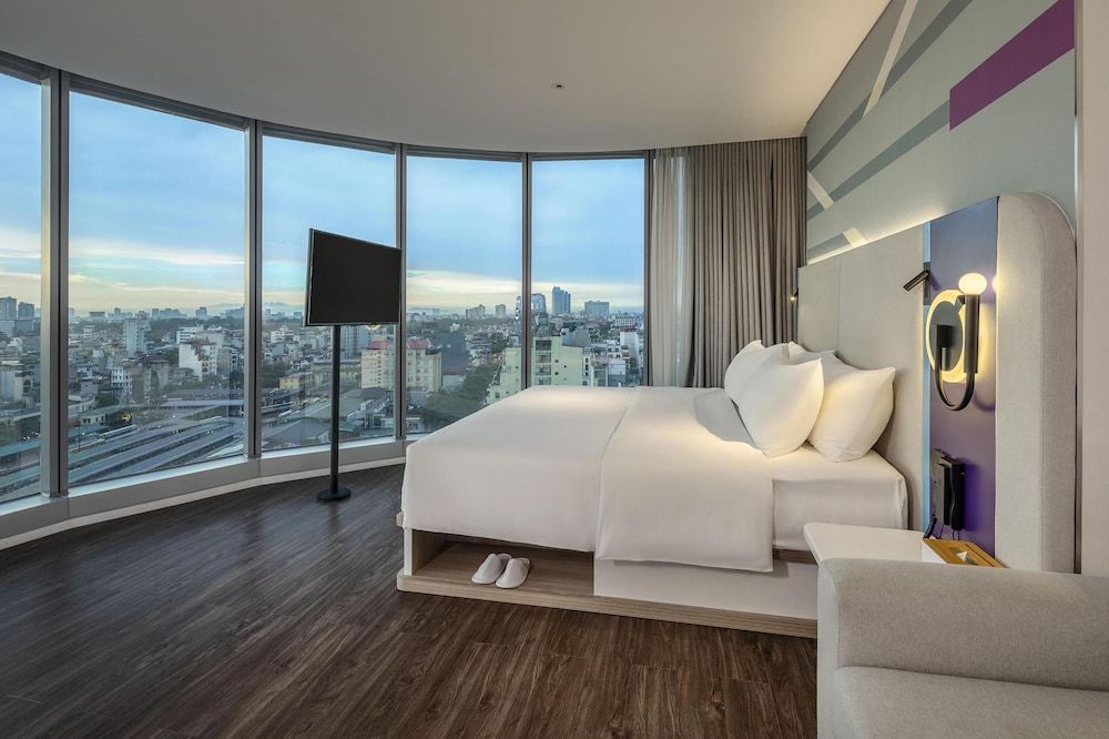 undefined Tru by Hilton Hanoi Station 3