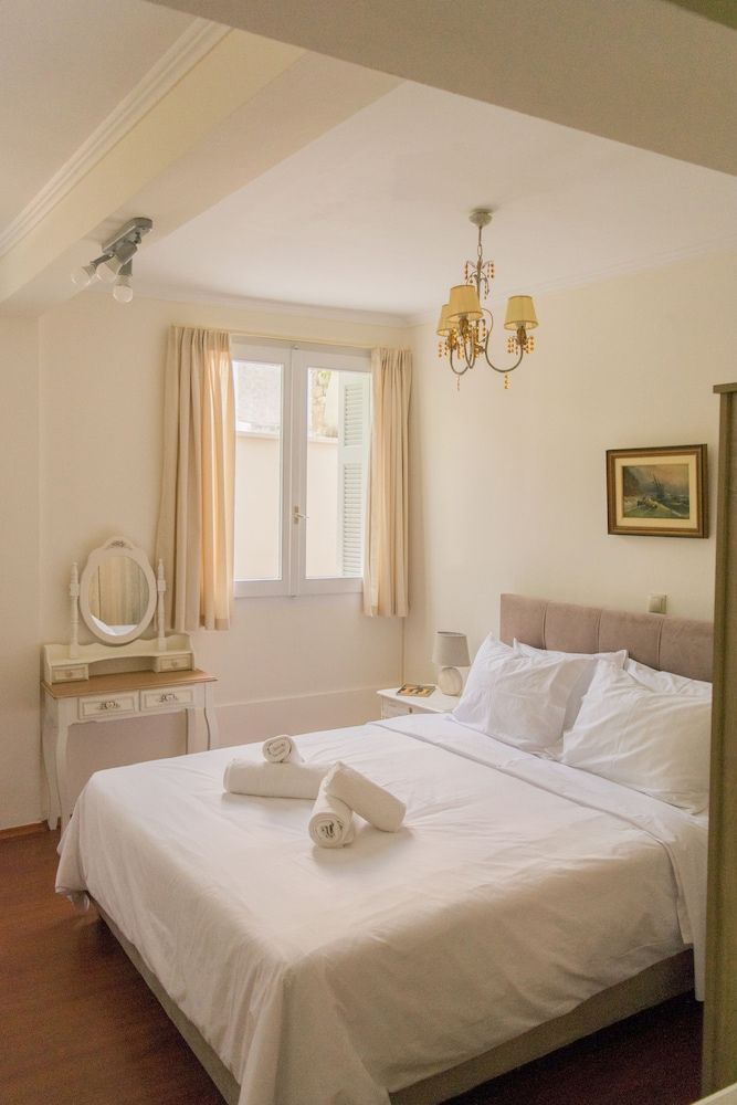 Acro & Polis Studio (Athena)