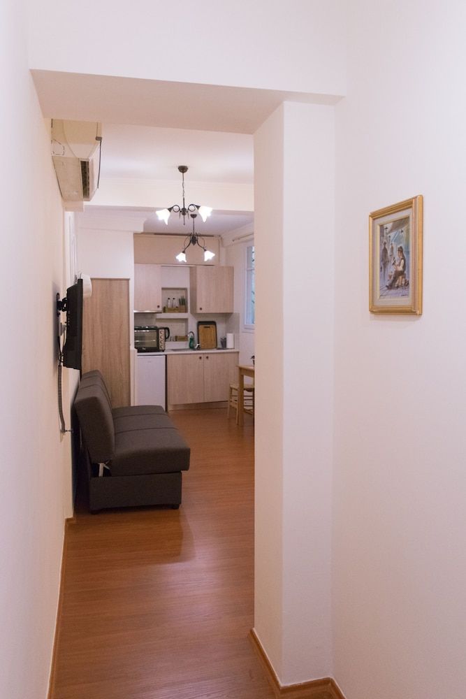 Acro & Polis Comfort Studio (Artemis) 6