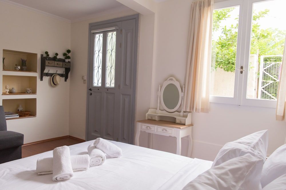 Acro & Polis Studio (Athena) 2