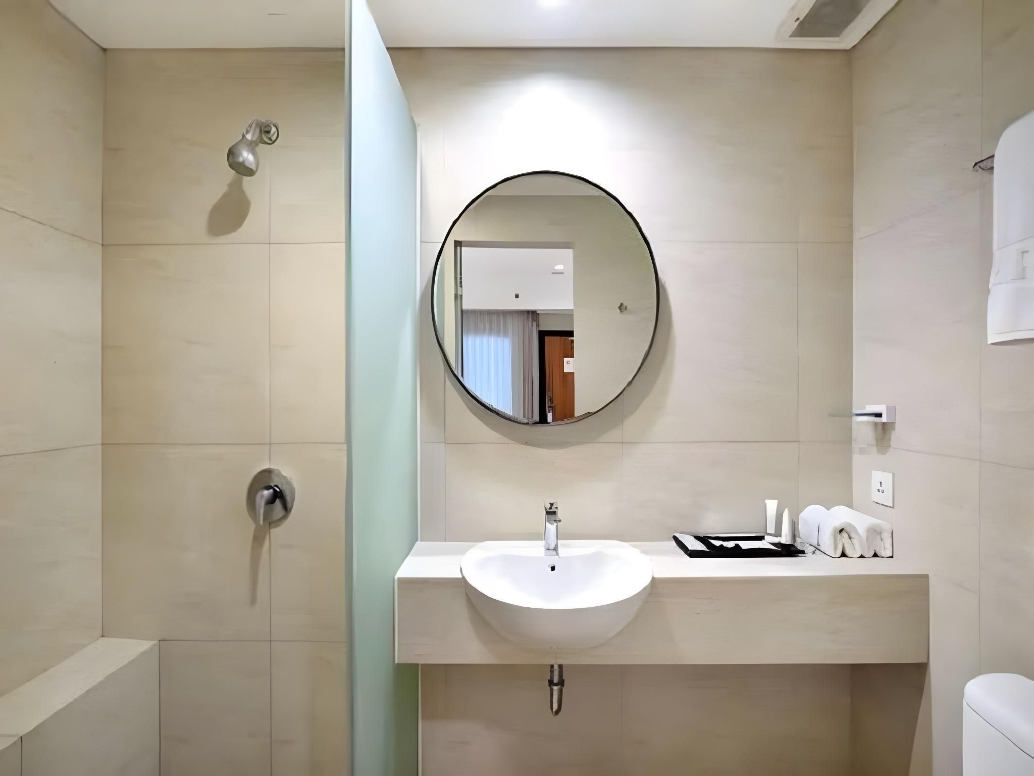 Swiss-Belinn Wahid Hasyim Deluxe Twin Room 10