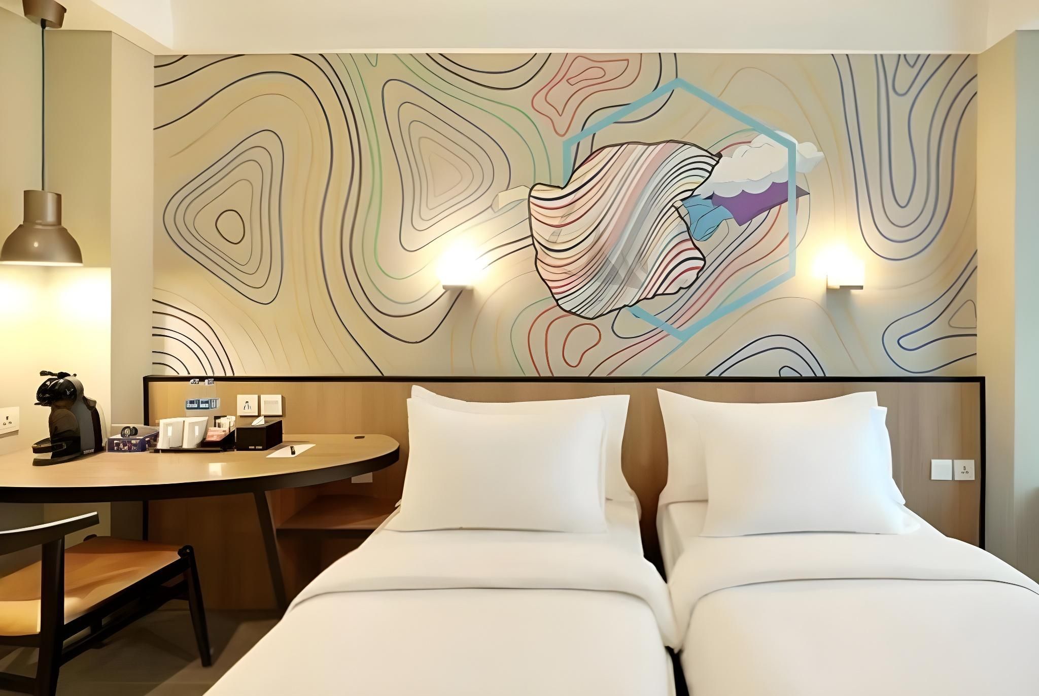 Swiss-Belinn Wahid Hasyim Deluxe Twin Room 6