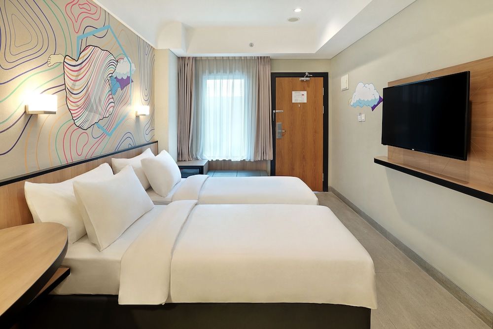Swiss-Belinn Wahid Hasyim Deluxe Twin Room 4