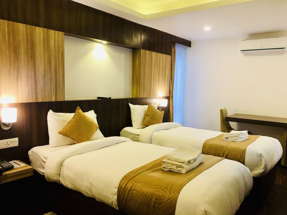 The Milestone Hotel Deluxe Double or Twin Room 3