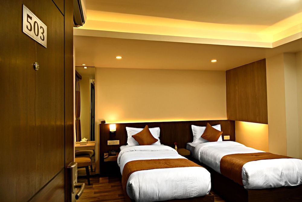 The Milestone Hotel Deluxe Double or Twin Room 7