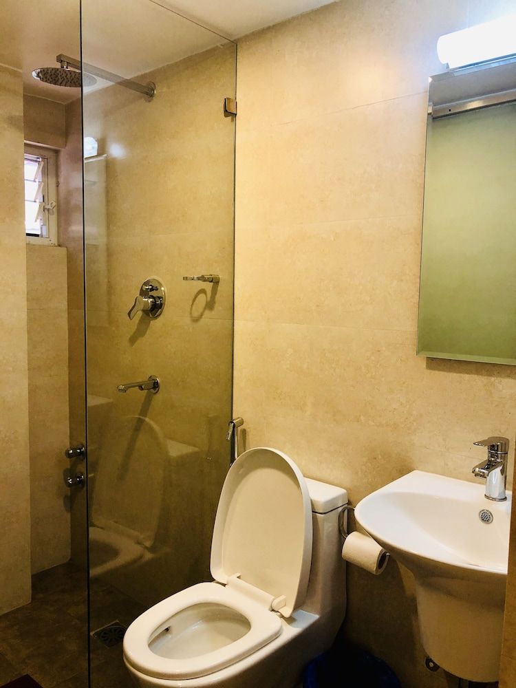 The Milestone Hotel Deluxe Double or Twin Room 9