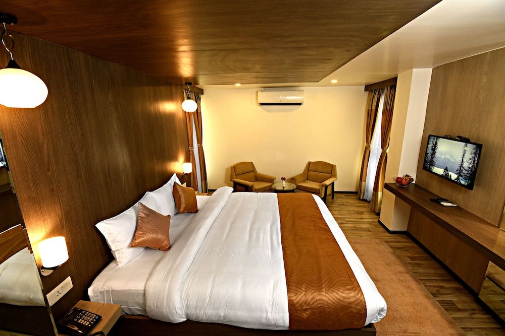 undefined The Milestone Hotel 8