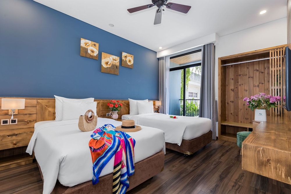 Chi House Danang 2 Bedroom Junior Apartment with Balcony City View 4