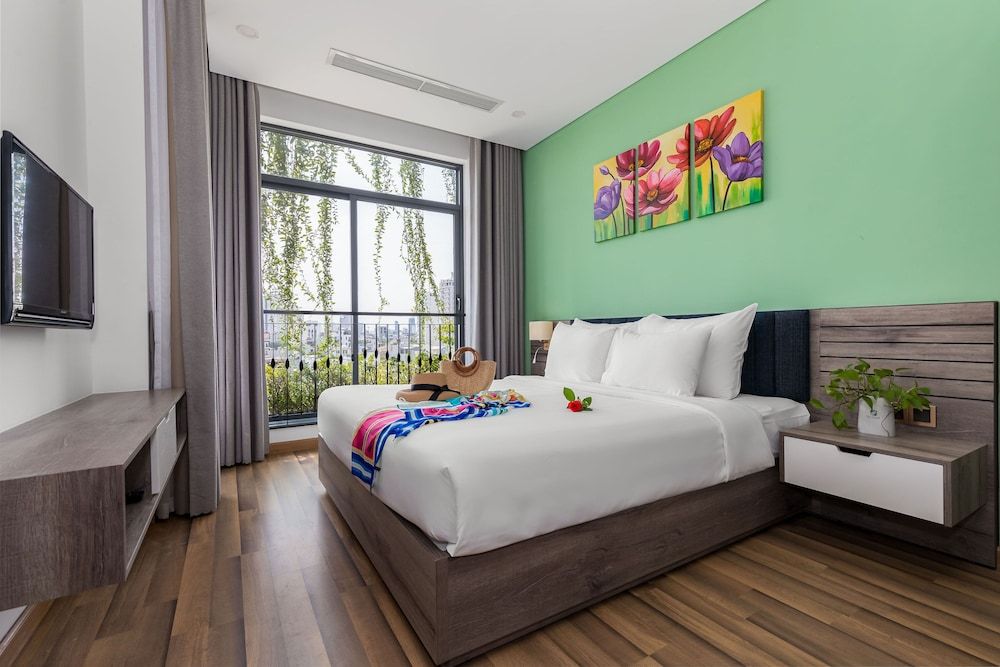 Chi House Danang 2 Bedroom Junior Apartment with Balcony City View 3