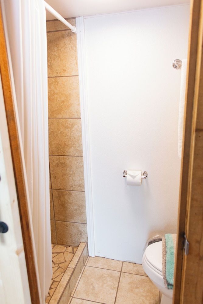 Navarre Beach Camping Resort Junior Cabin, 1 Bedroom 7