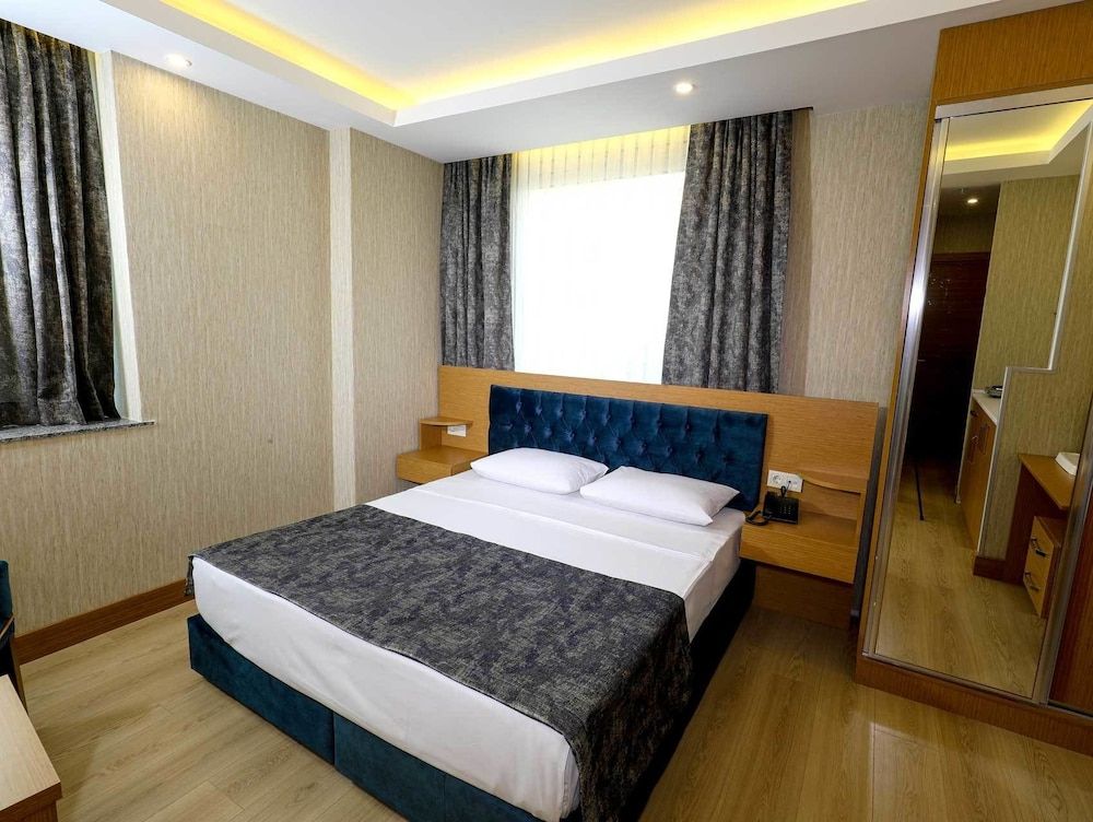 undefined Grand Elmira Suites 7