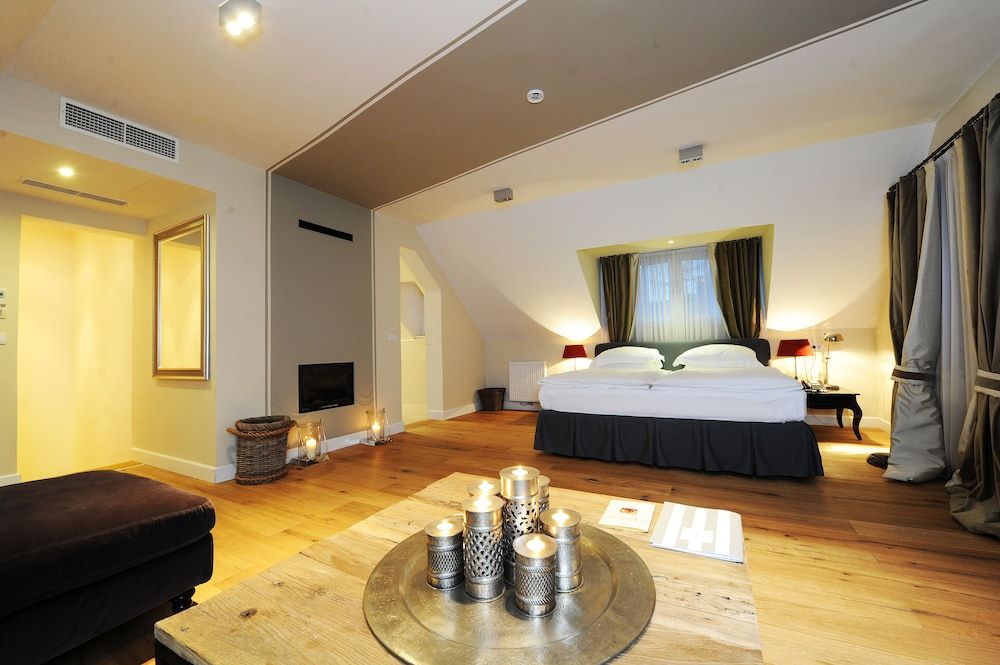 undefined Lesar Hotel Angel 4