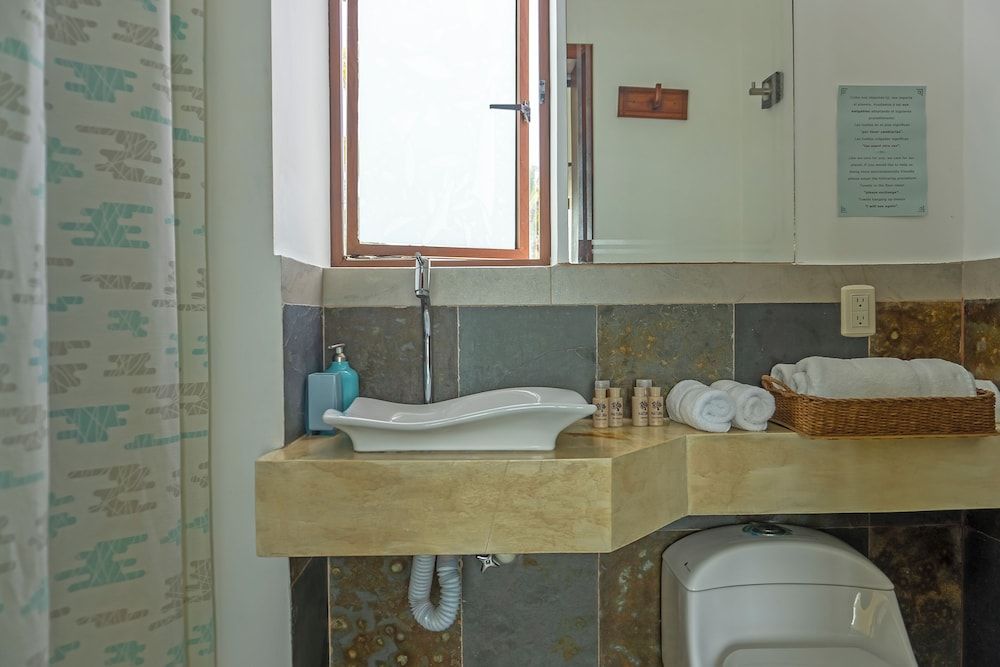 Cormorant Beach House Double or Twin Room, Balcony, Sea View 6