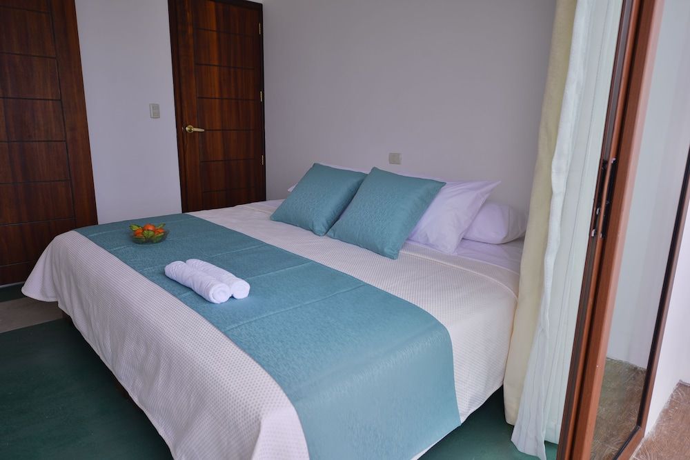 Cormorant Beach House Standard Room 2