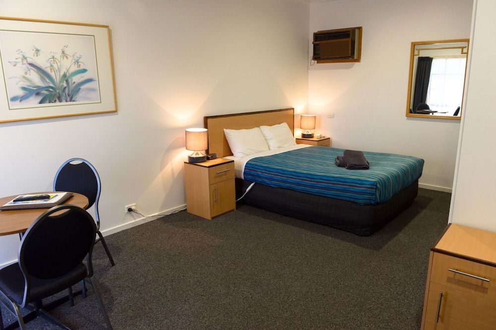 Standard Suite, 1 Bedroom, Non Smoking (Standard Twin Room)