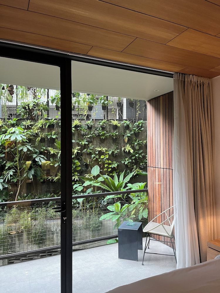 Nagomi Suites & Hotel Deluxe Room, 1 King Bed 6