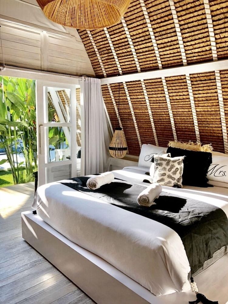 White Palm Hotel Bali Double Room, Pool View (Gypsy Chic) 5