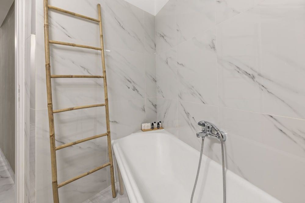 Athens Warehouse Boutique Hotel & Suites City Condo, 2 Bedrooms 5