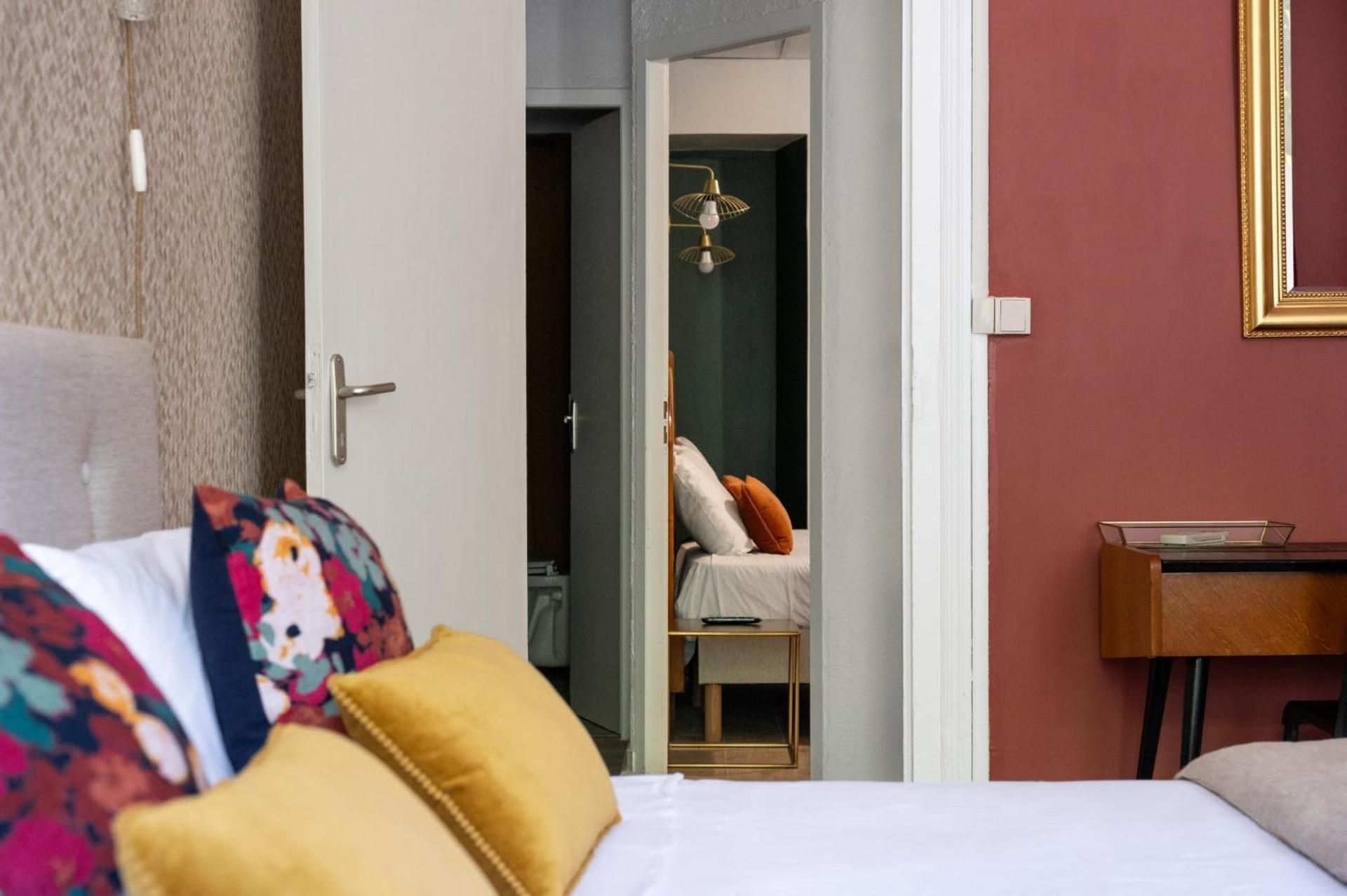 Connecting Double Rooms