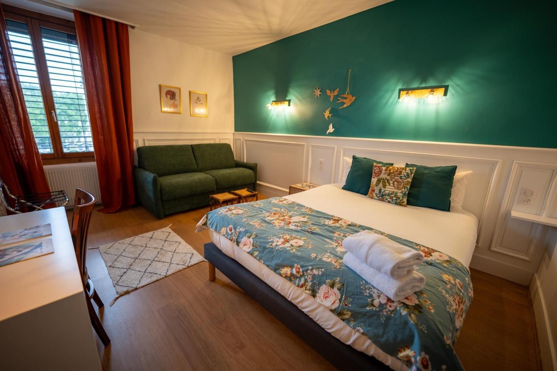 Grand Hotel De La Poste - Lyon Sud - Vienne Quadruple Room