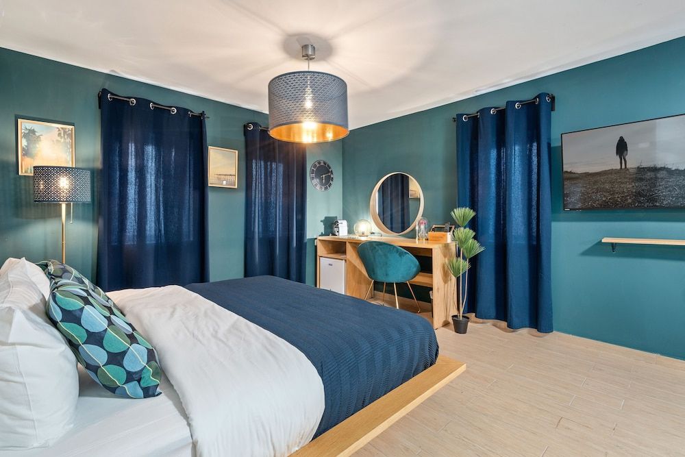 La Finca - Luxury Suites Hotel Luxury Suite, 1 King Bed with Sofa bed