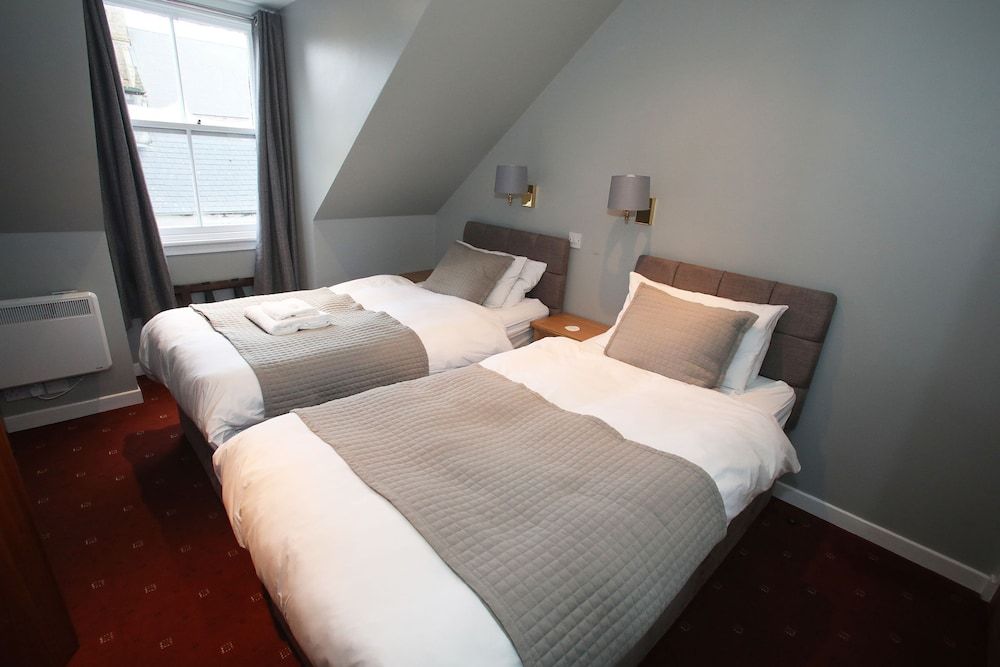 The Royal Hotel Stromness Standard Twin Room 3