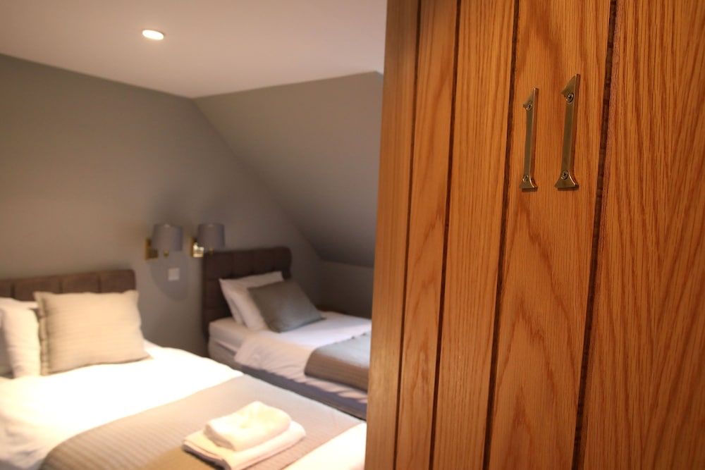 The Royal Hotel Stromness Standard Twin Room 4