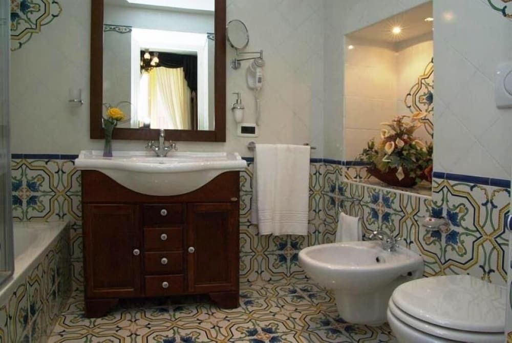 Old Taverna Sorrentina Superior Double Room 5