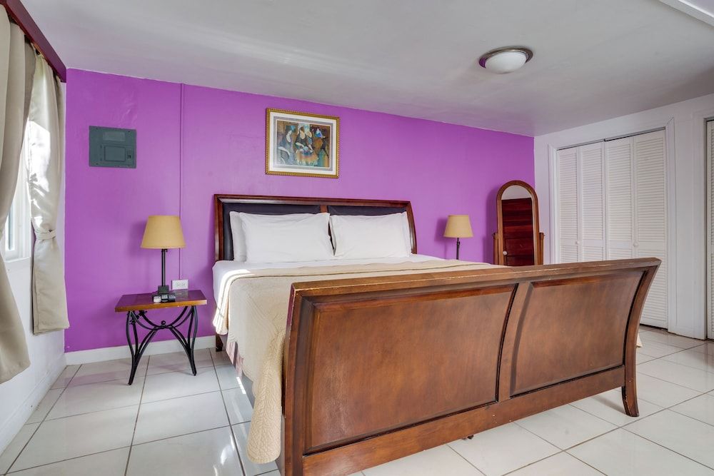 Standard Room, 1 King Bed, Non Smoking, Garden View
