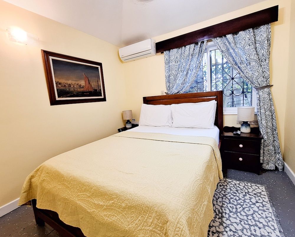 Standard Cabin, 1 Queen Bed, Non Smoking, Garden View