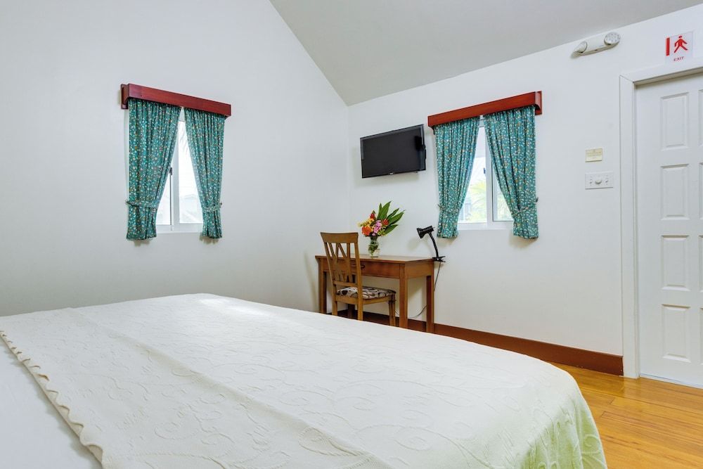 Deluxe Cottage, 1 King Bed, Non Smoking, Pool View