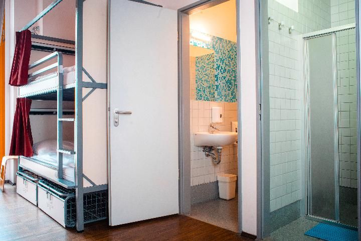 Private Room for 3 People with Bunk Bed