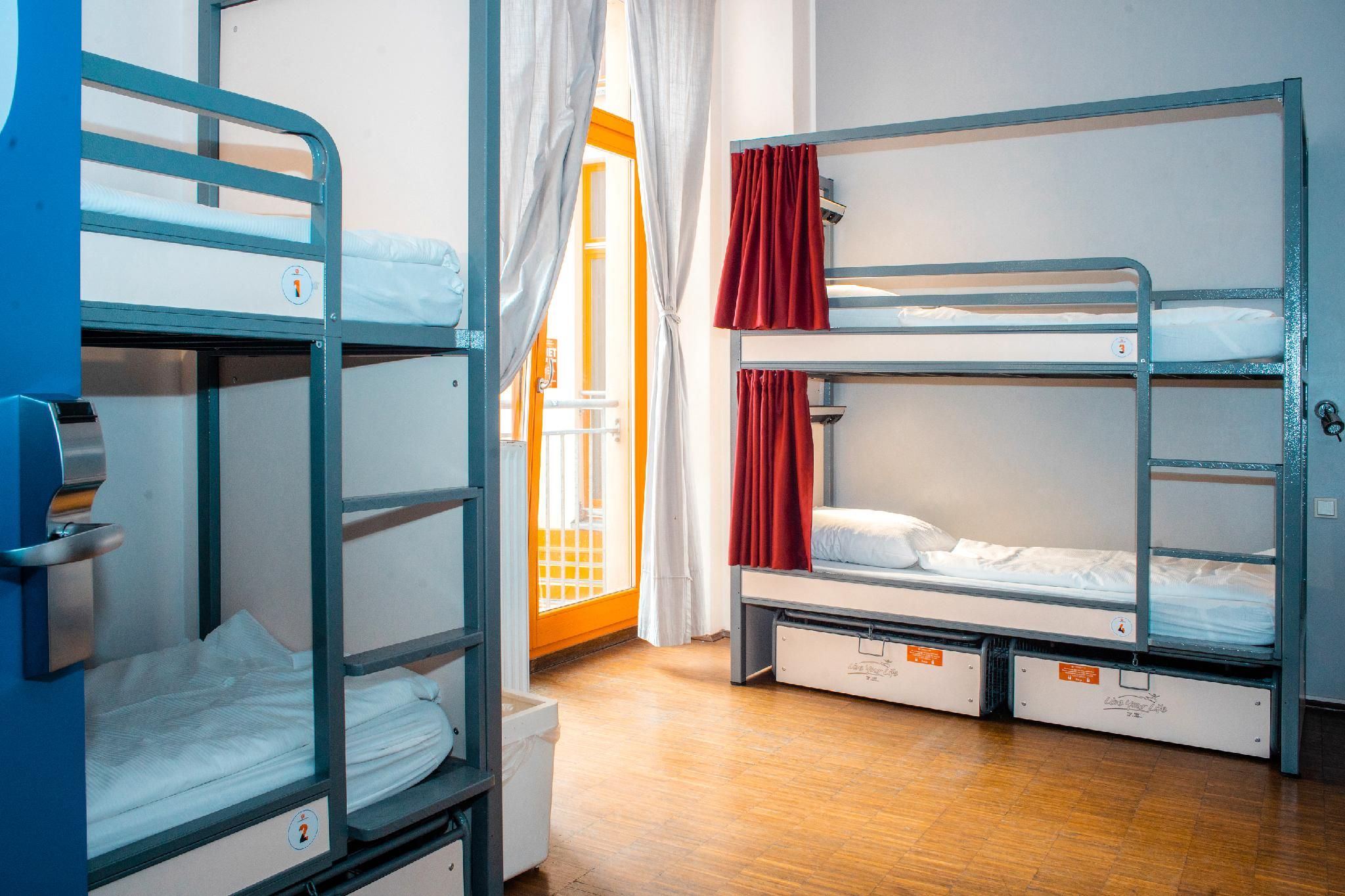 Private 8-Bed Room with Private Bathroom