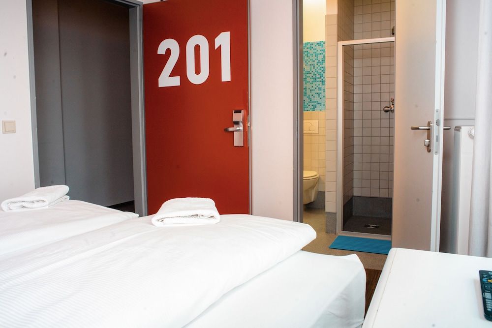 St Christopher's Berlin Mitte - Hostel Twin Ensuite 8