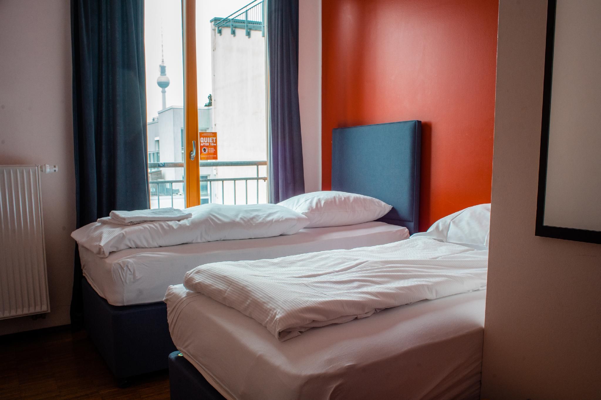 St Christopher’s Inn Berlin - Mitte Twin Room with Private Bath 2