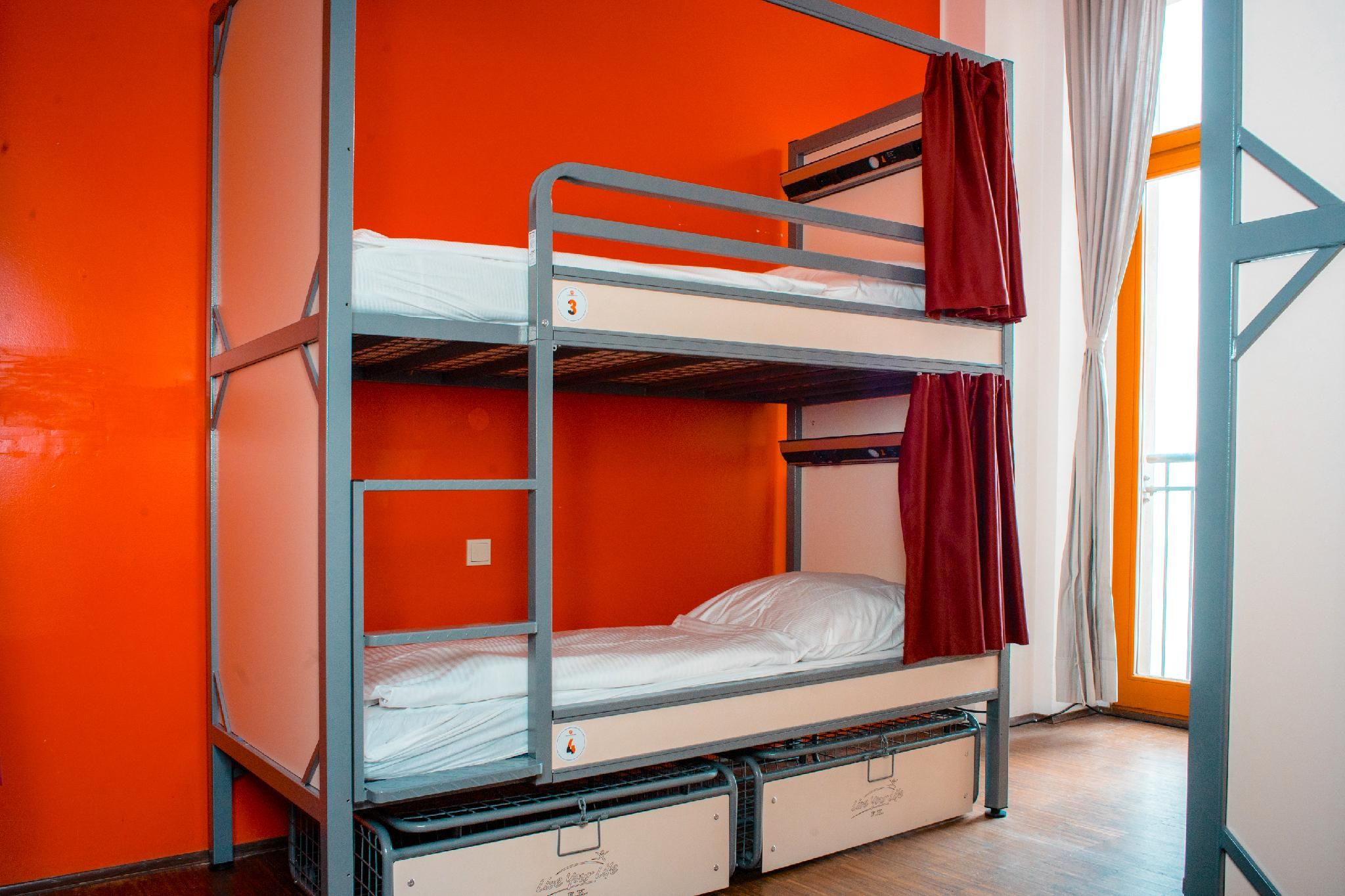 Private Room for 3 People with Bunk Bed