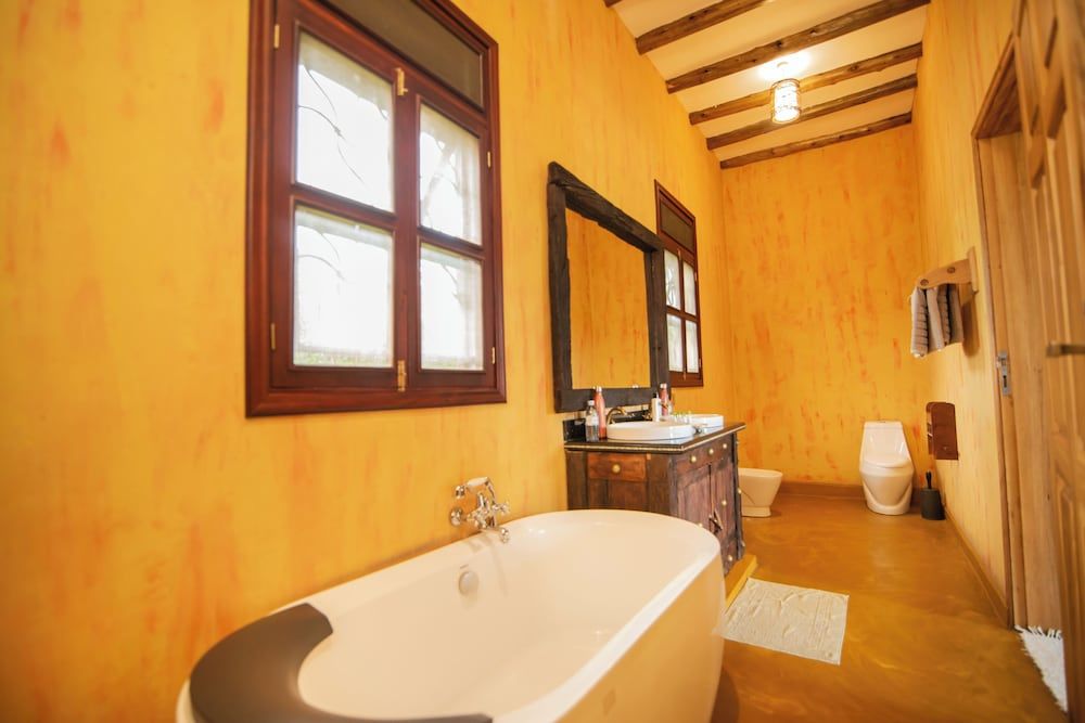 Buffalo Safari Lodge Deluxe Double Room, 1 King Bed, Park View 6