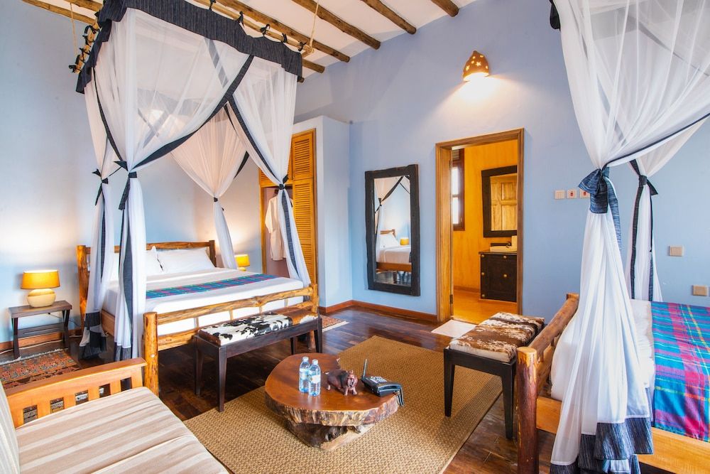 Buffalo Safari Lodge Deluxe Twin Room, 1 Bedroom, Non Smoking, Park View 3