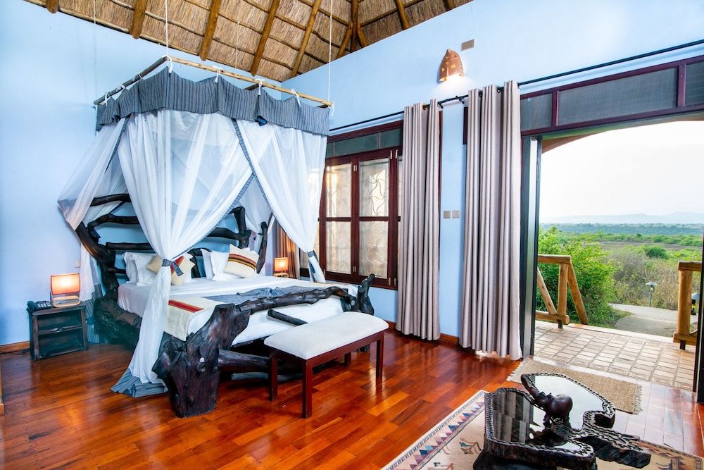 Buffalo Safari Lodge Deluxe Twin Room, 1 Bedroom, Non Smoking, Park View 4