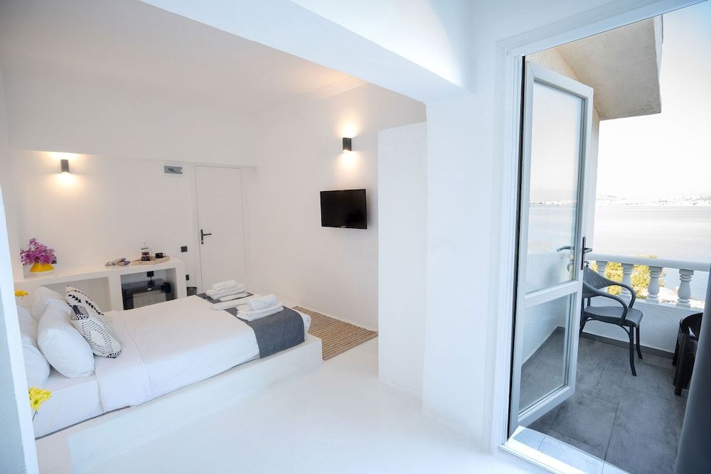 Camlik 87 Hotel Ayvalik Superior Triple Room