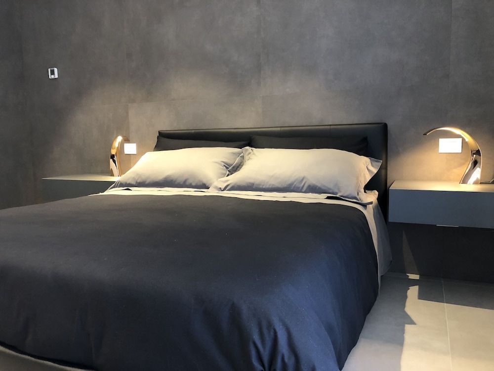 Golden Suites 50 Deluxe Room (Diamond) 2