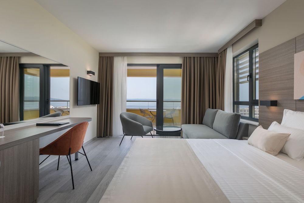 Hotel Antonio Junior Suite with Balcony