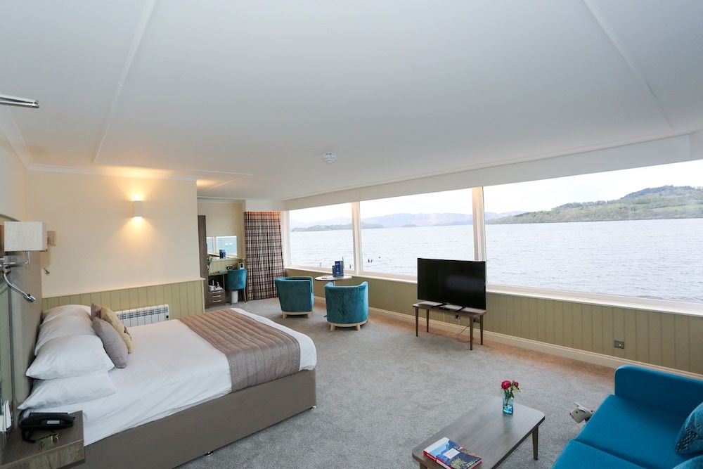 Signature Suite, Lake View